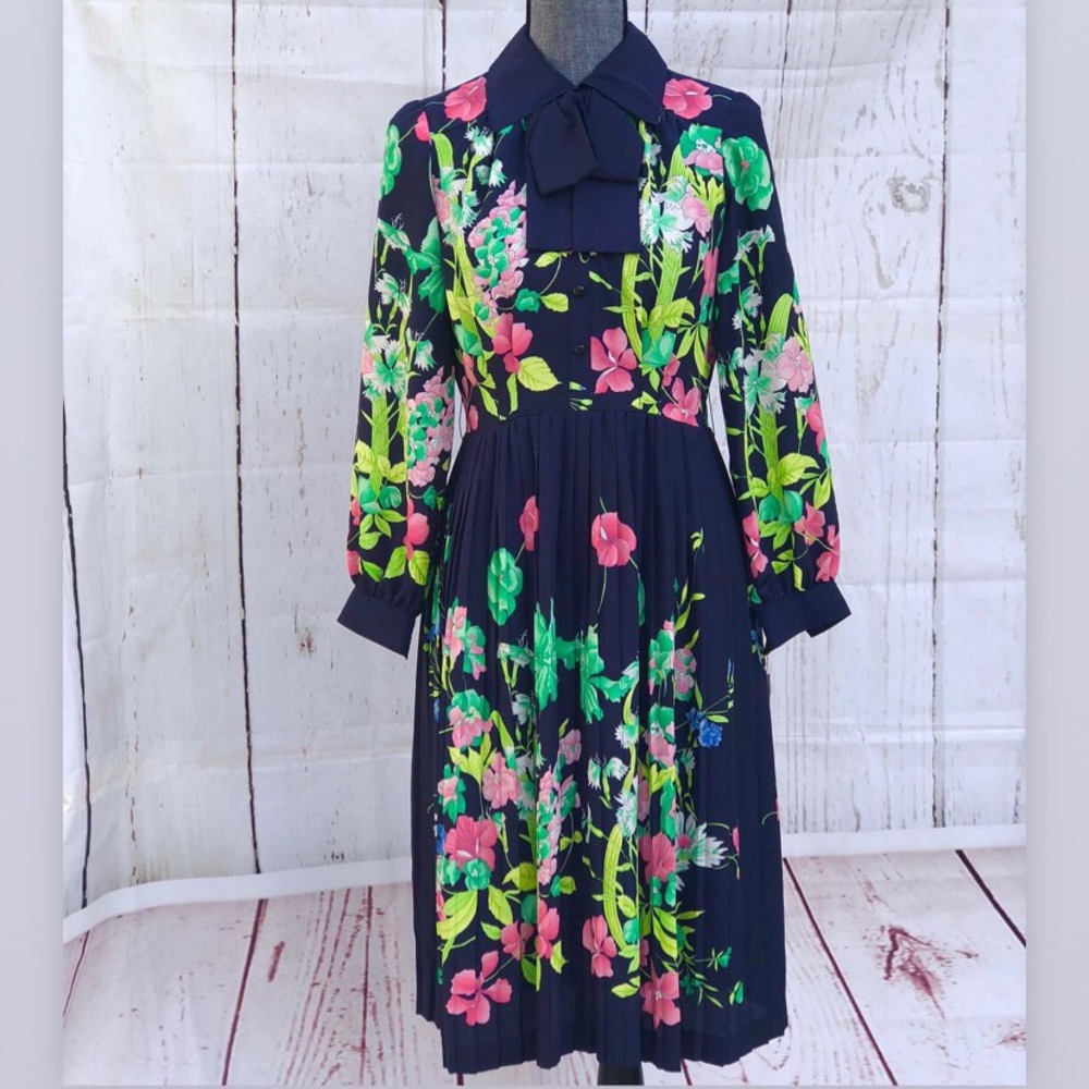 Vintage Floral Bow Tie Pleated Dress